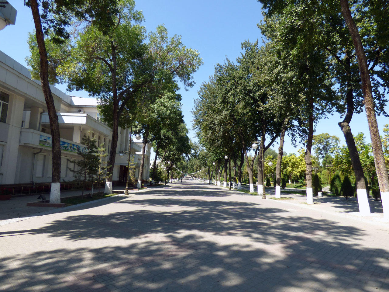 A virtually deserted park in central Tashkent