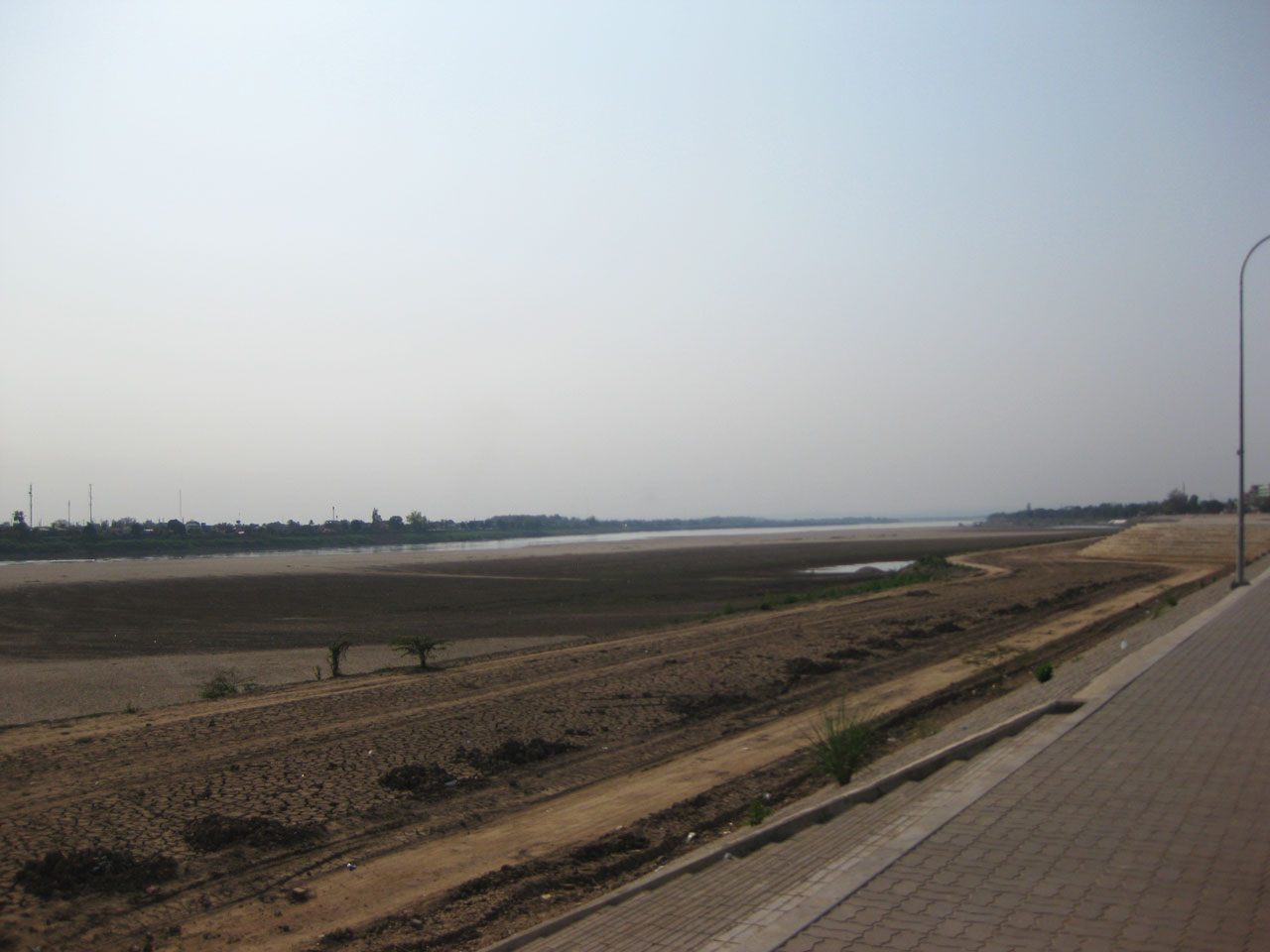 The Mekong river in Vientiane, marking the border with Thailand