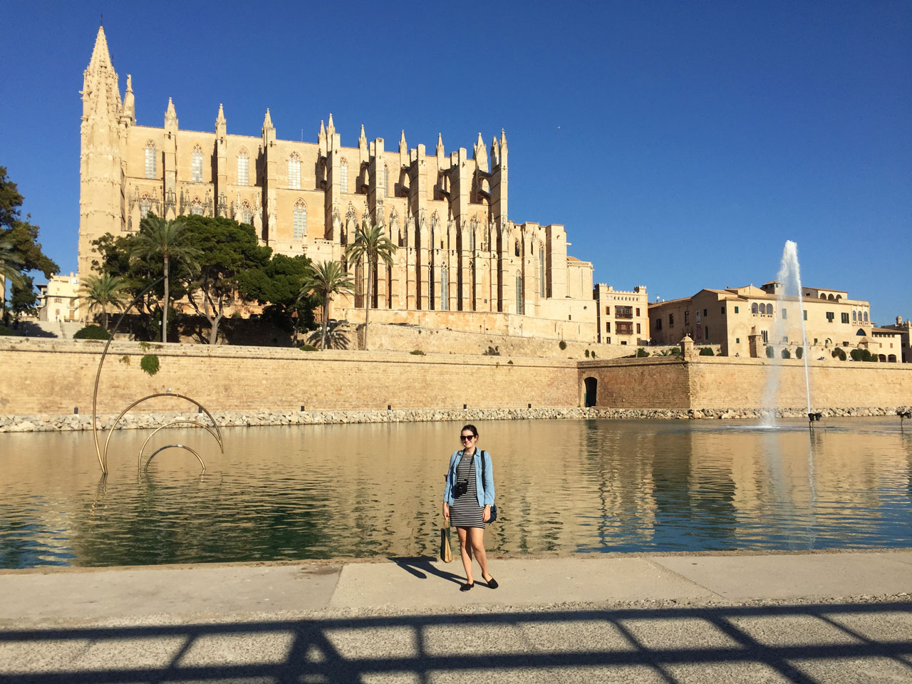 Polly outside Palma de Mallorca cathedral