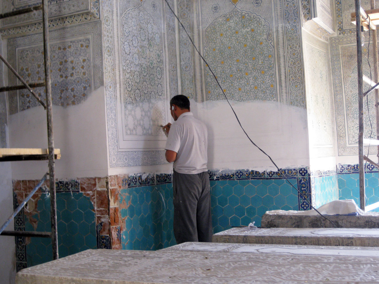 Restoration work at Gumbazi Seyidan mausoleum, Shakhrisabz